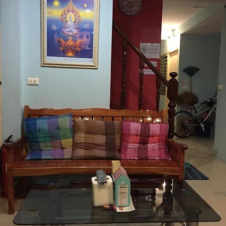 Ricos Honey Place Guesthouse Bangkok Exterior foto