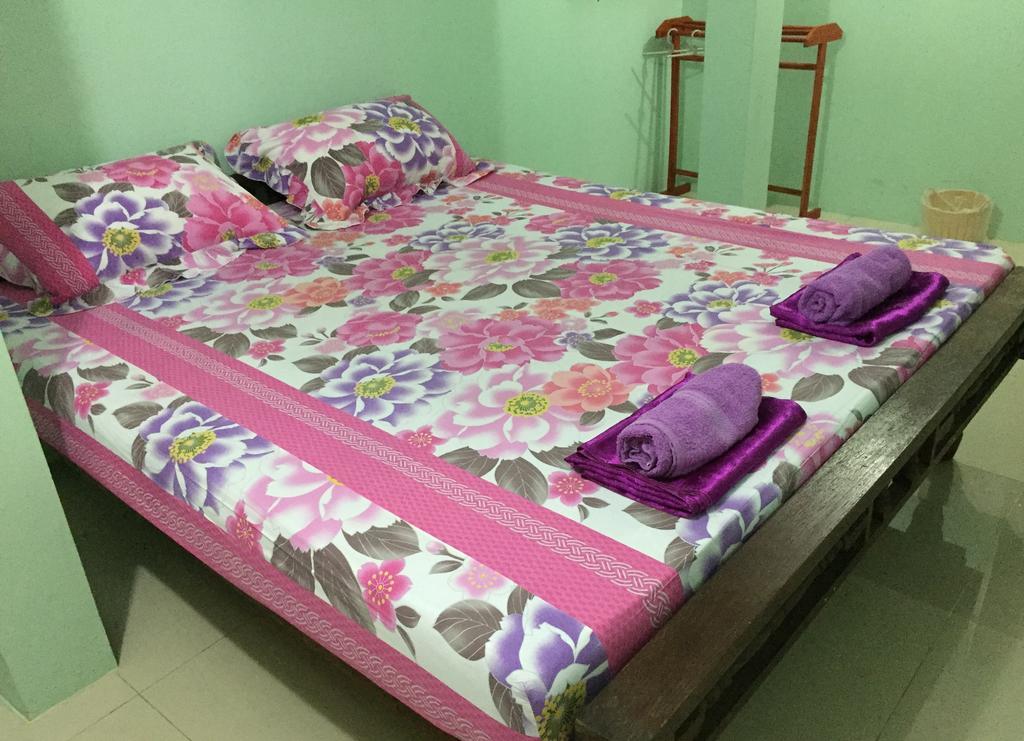 Ricos Honey Place Guesthouse Bangkok Exterior foto