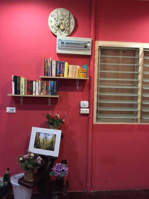 Ricos Honey Place Guesthouse Bangkok Exterior foto